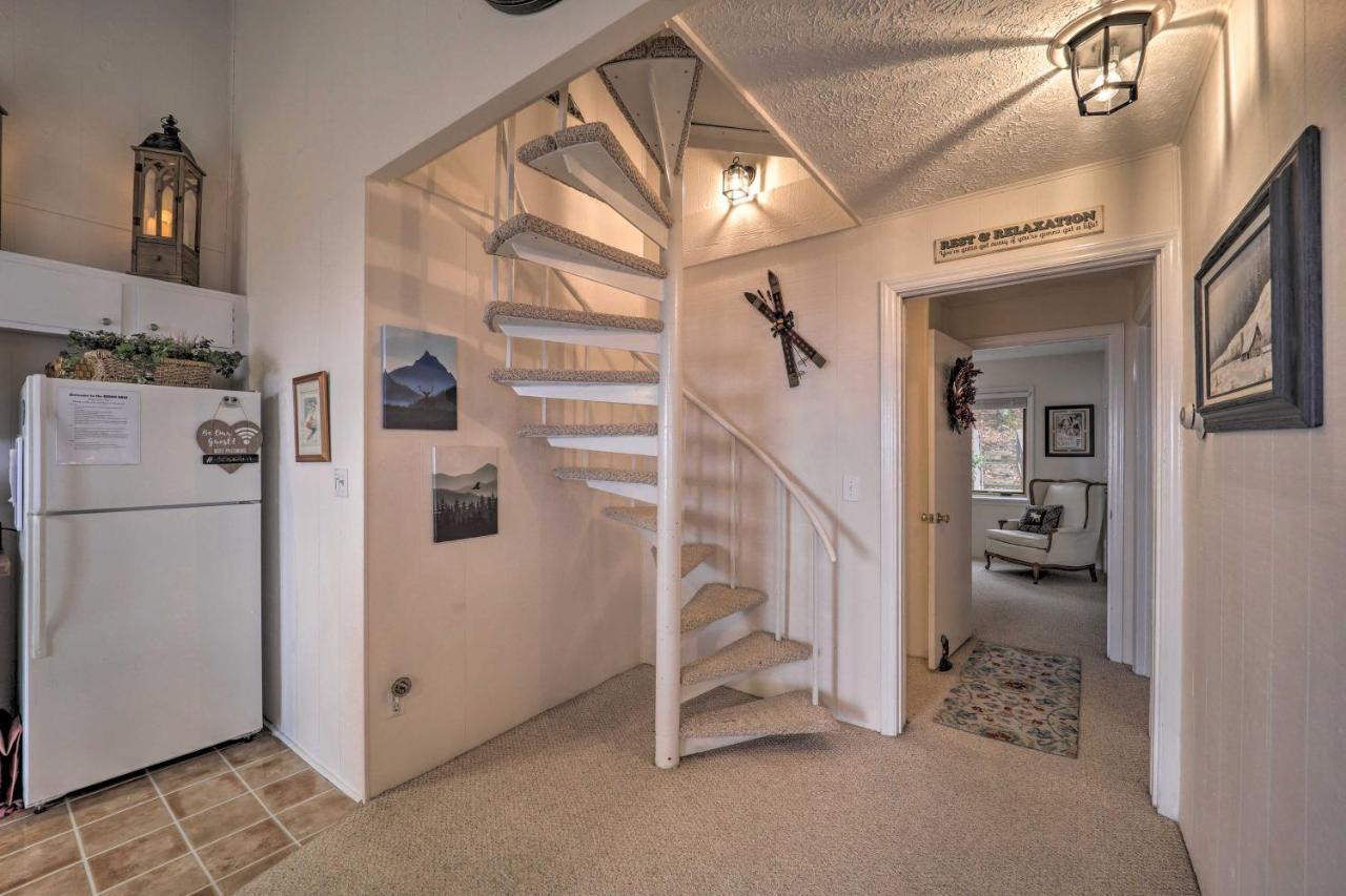 Beautiful Beech Mountain Condo With Private Balcony! 외부 사진